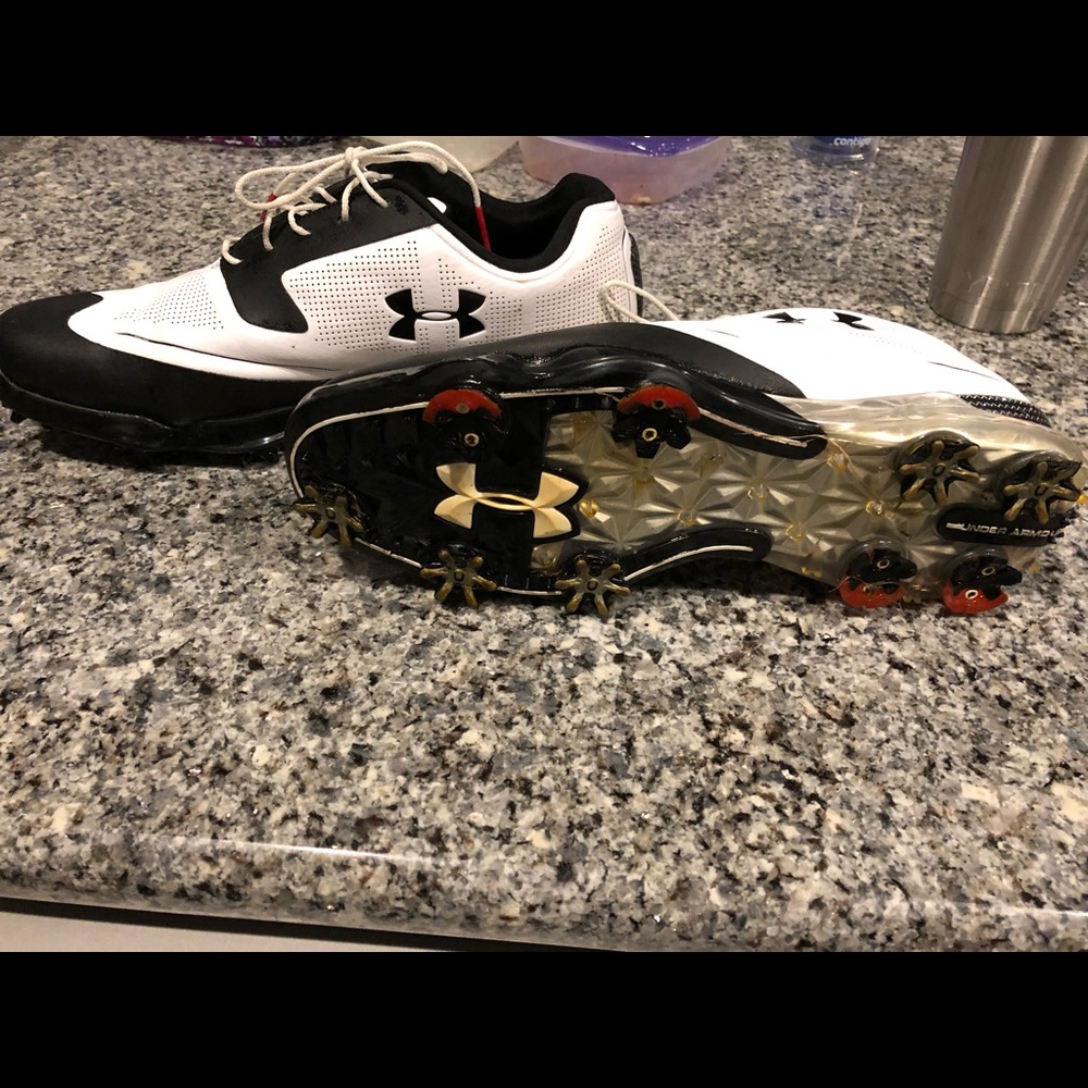 Under armour tour tips size 10
